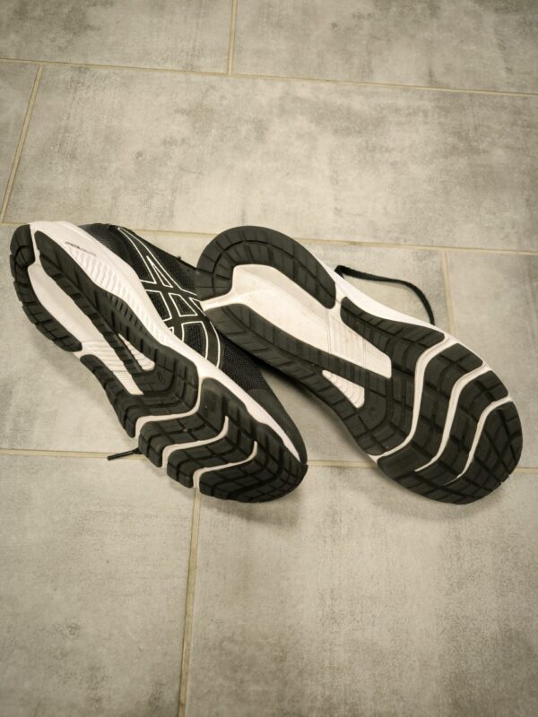 Asics tossud suurus 39 - Image 4