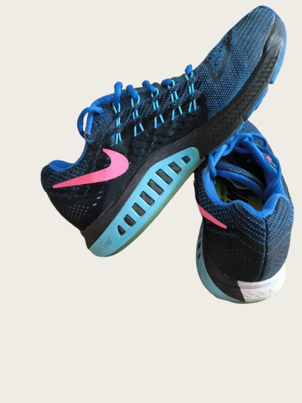 Nike tossud suurus 38,5 - Image 2