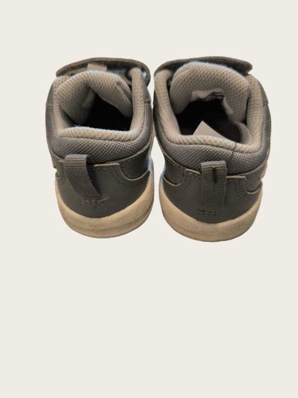 Nike tossud suurus 22 - Image 2
