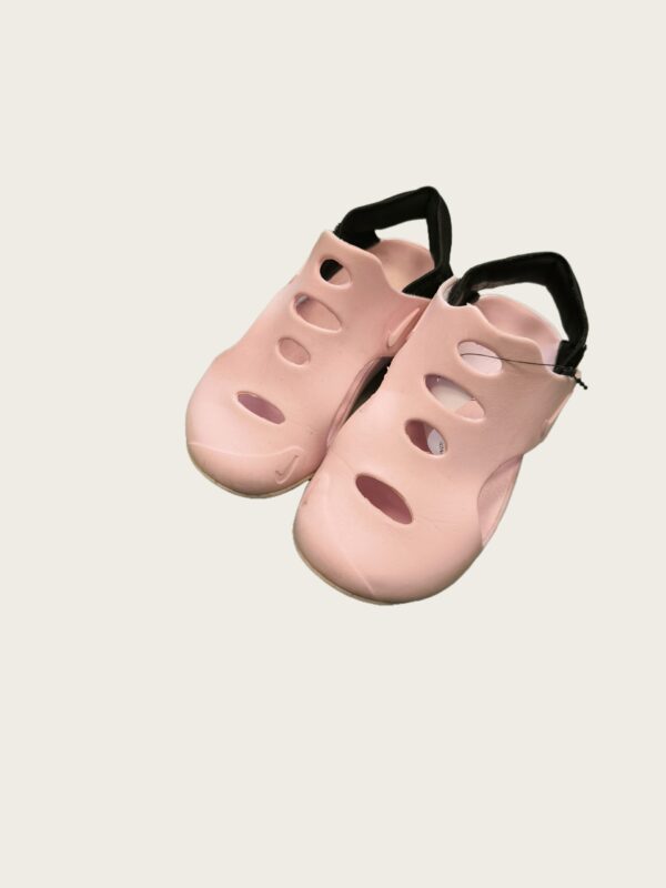 Nike sandaalid suurus 28