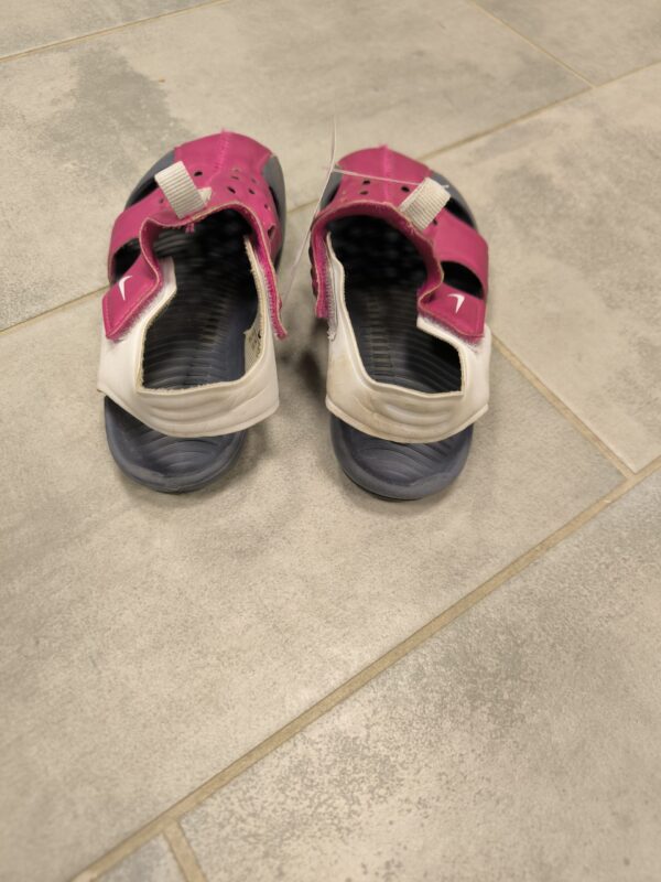 Nike sanaalid suurus 27 - Image 2