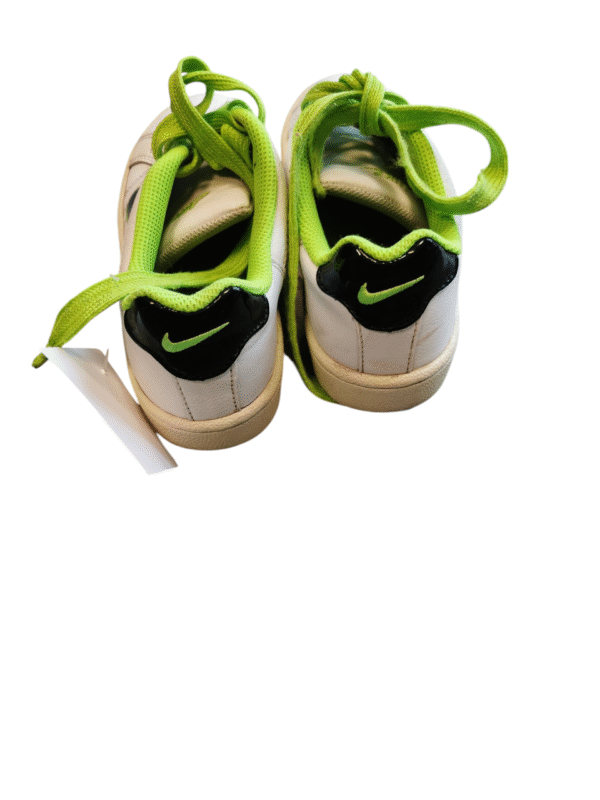 Nike tossud suurus 33,5 - Image 2