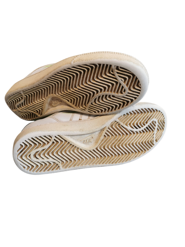 Nike tossud suurus 33,5 - Image 3