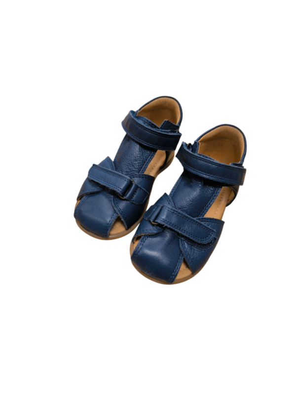 Melton sandaalid suurus 23