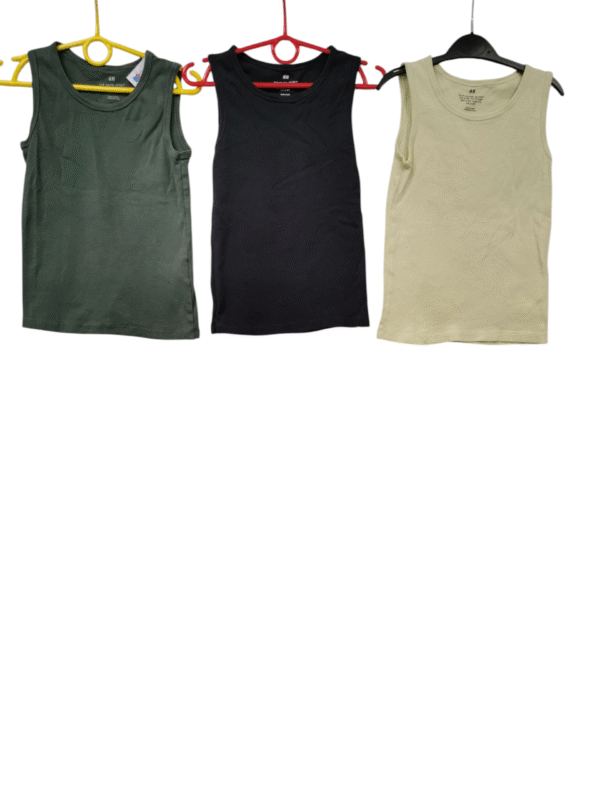 H&M kolm maikat suurus 122-128