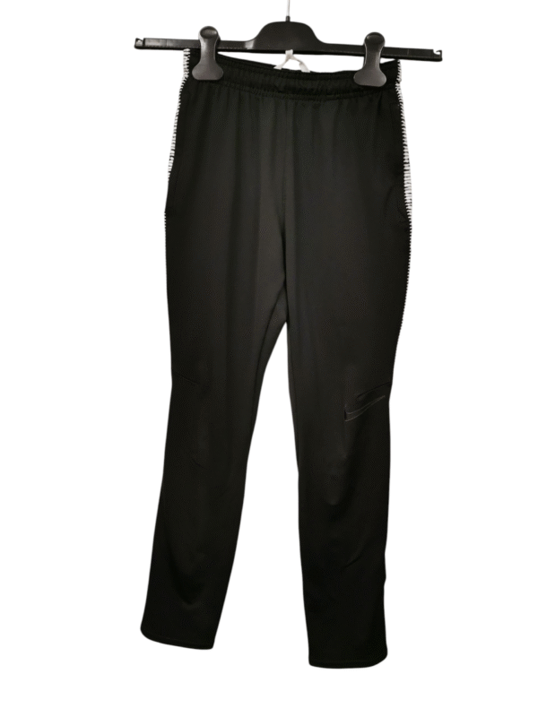Nike püksid suurus 137-147