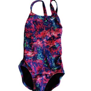 Nike trikoo suurus L 146-156