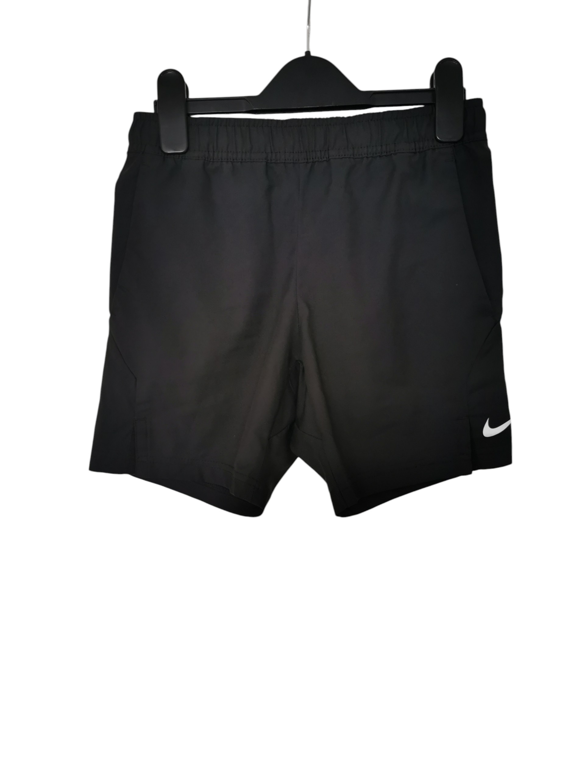 Nike lühikesed spordipüksid suurus 128-137